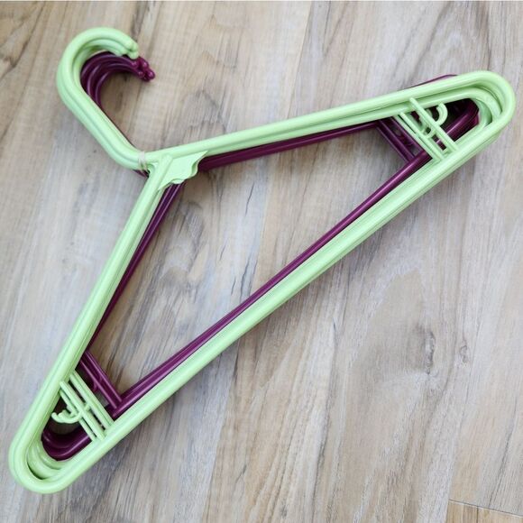 💜Pack of 10 Plastic Hangers - Picture 2 of 3